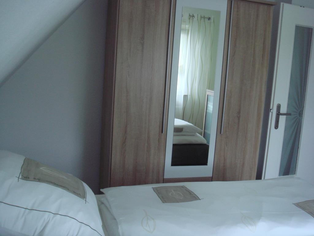 Apartment Ferien- Messewohnung Naehe Koeln-messe Flughafen Bonn Rosrath